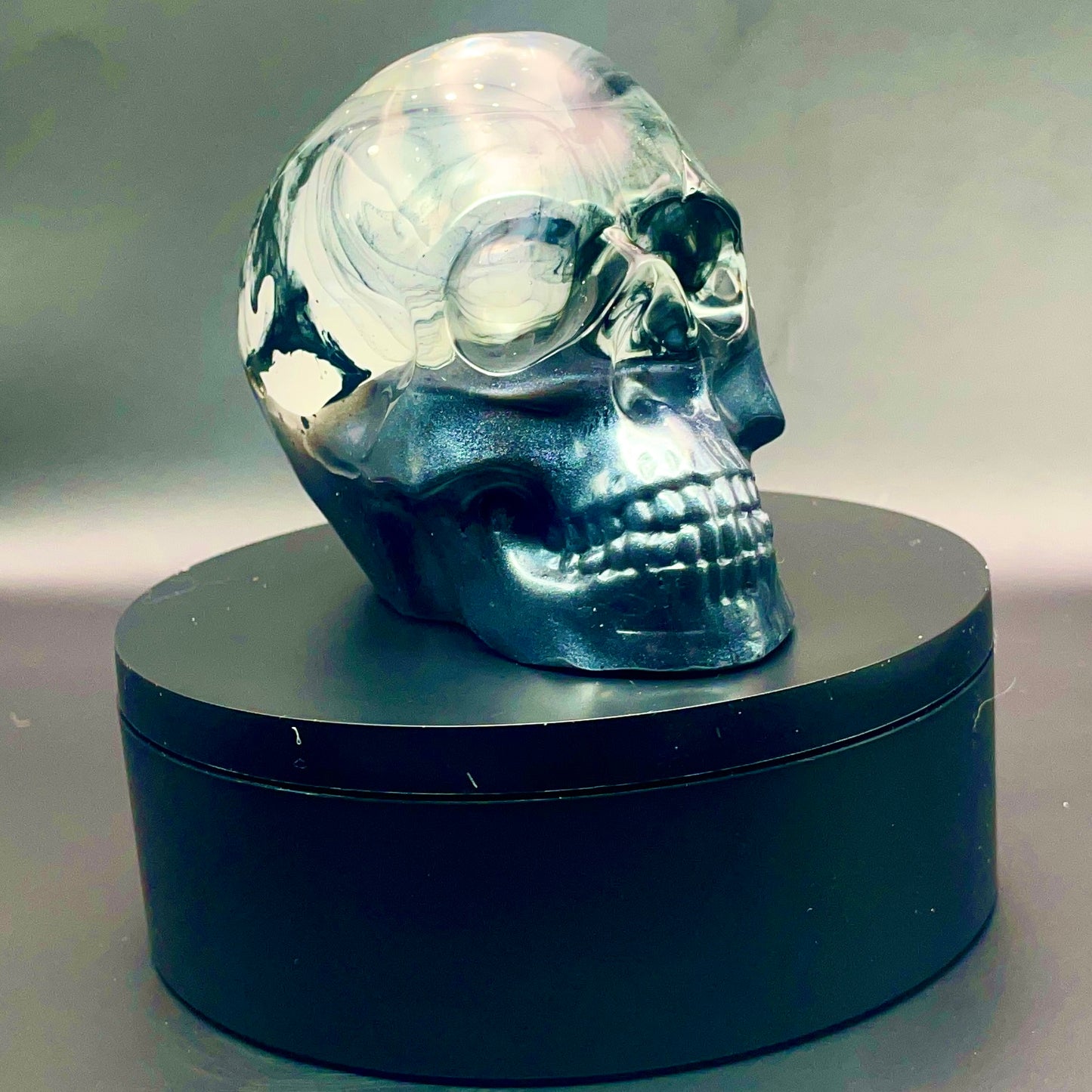Luminous Midnight Glow Skull — Handcrafted Resin Art in PearlescentBlack & Aqua Blue