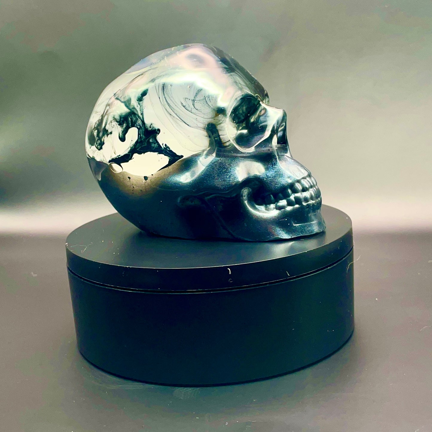 Luminous Midnight Glow Skull — Handcrafted Resin Art in PearlescentBlack & Aqua Blue